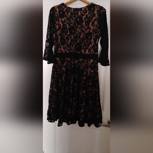 Formal dress - Picture 2 of 2